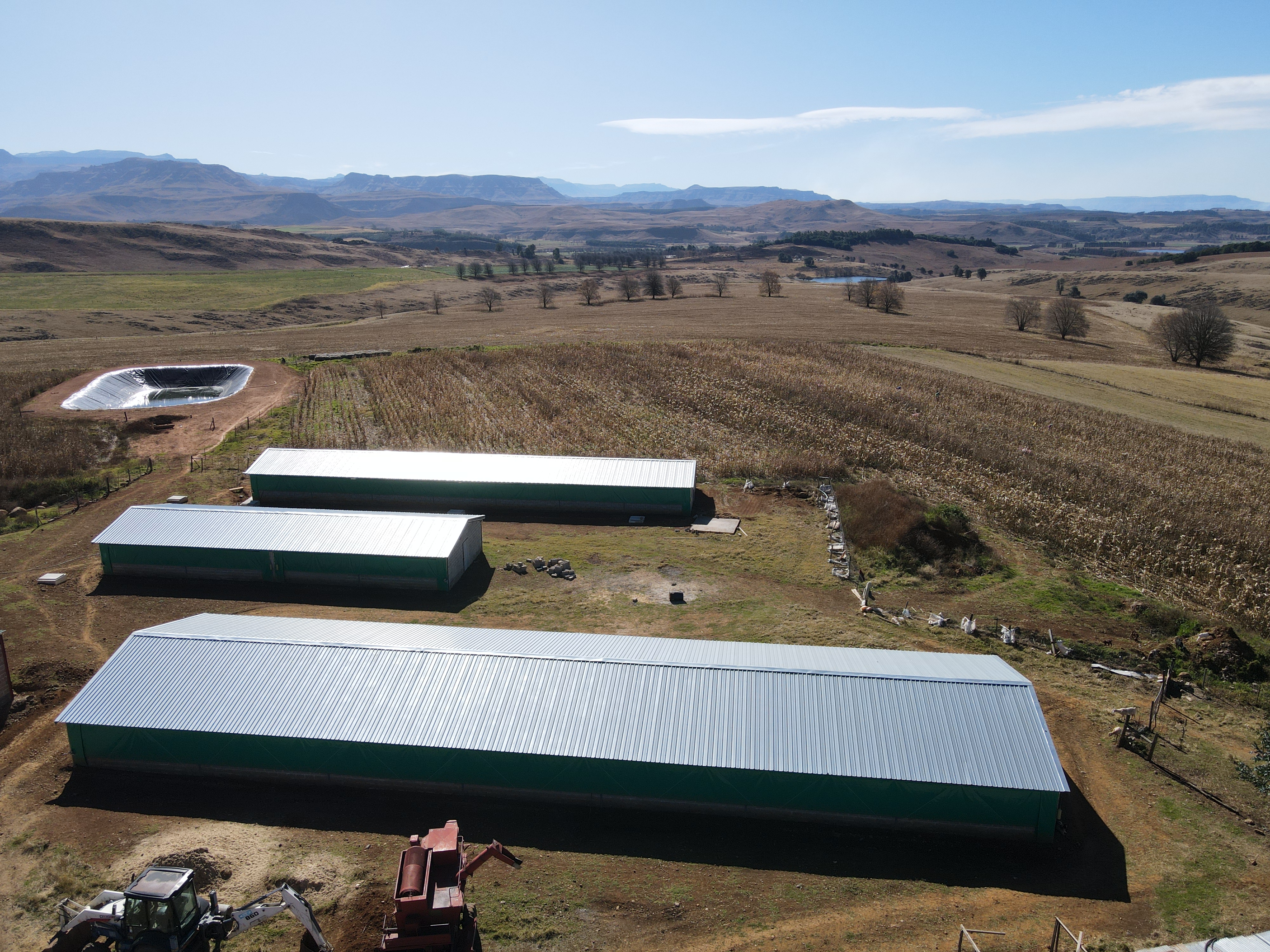 Piggery (882m²)